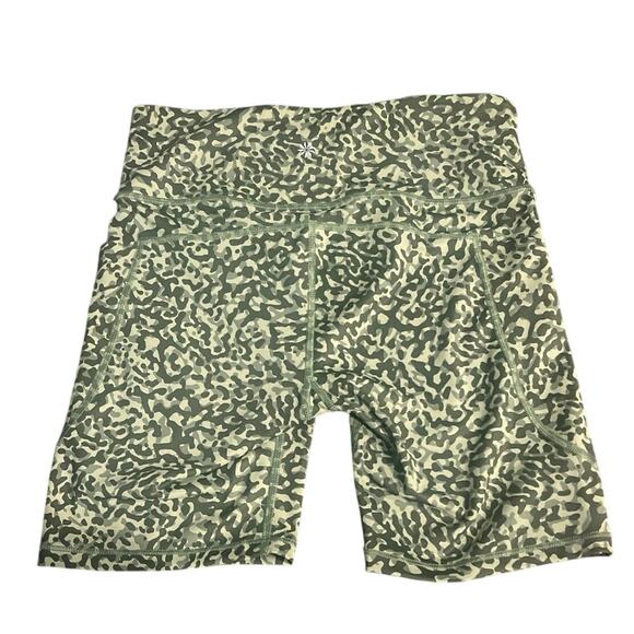 EUC - Athleta Ultimate Stash II 7” Camo Athletic Shorts - Size Medium - Picture 4 of 6